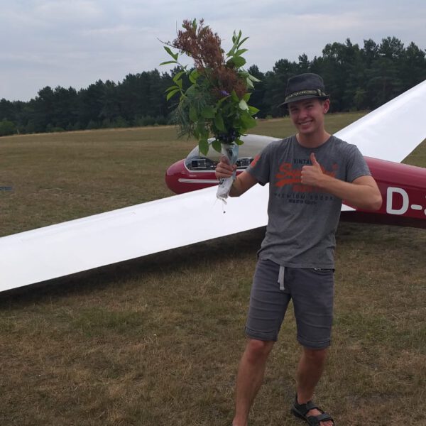 Leon fliegt seine "A"